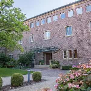 Bildungs- Und Gaestehaus Pallotti Haus Hotel
